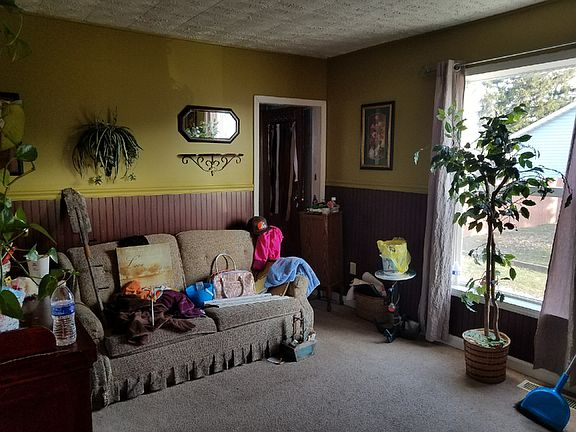 4th image of 730 Buffalo St