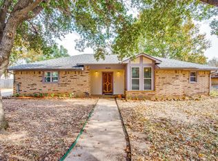 2113 Lea Meadow Cir, Corinth, TX 76208