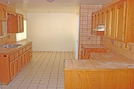 3rd image of 2021 Miramar St