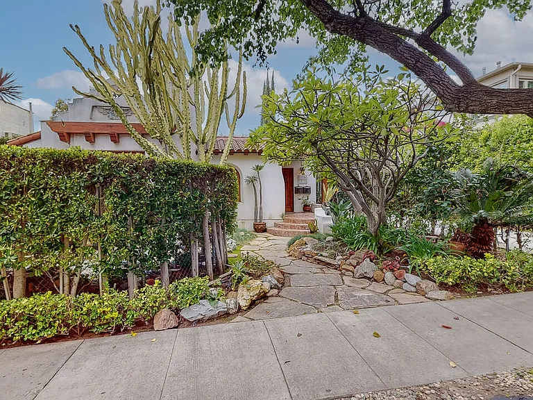 1011 N La Jolla Ave — Photo 22