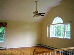11 Dogwood Ln, Wappingers Falls, NY 12590