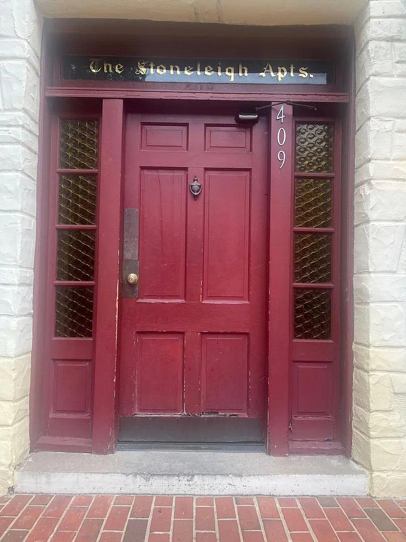 Stoneleigh Apartments — Photo 3