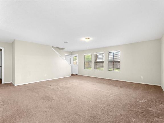 3rd image of 3319 Apple Dale Dr