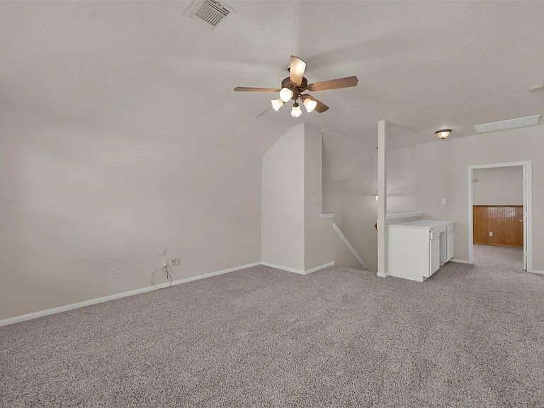 1443 Meadowhigh Ln — Photo 9