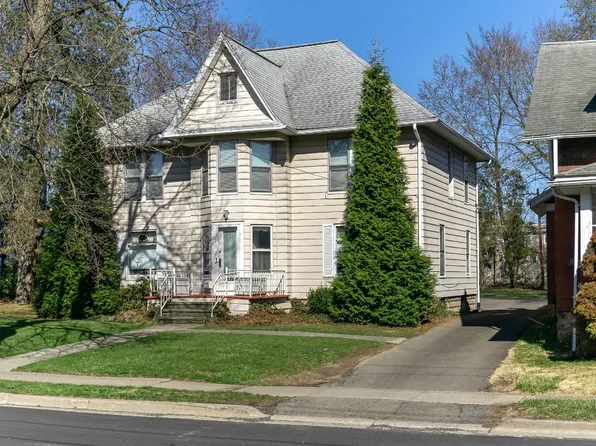 207 N Duane Ave N, Endicott, NY 13760