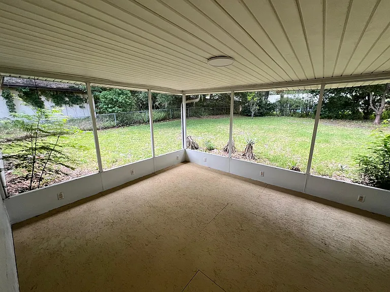 1512 W Winnemissett Ave — Photo 17