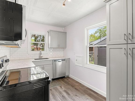 2nd image of 11360 W Clements Cir