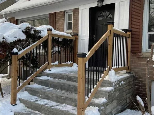 204 York Mills Rd, Toronto, ON M2L 1K9