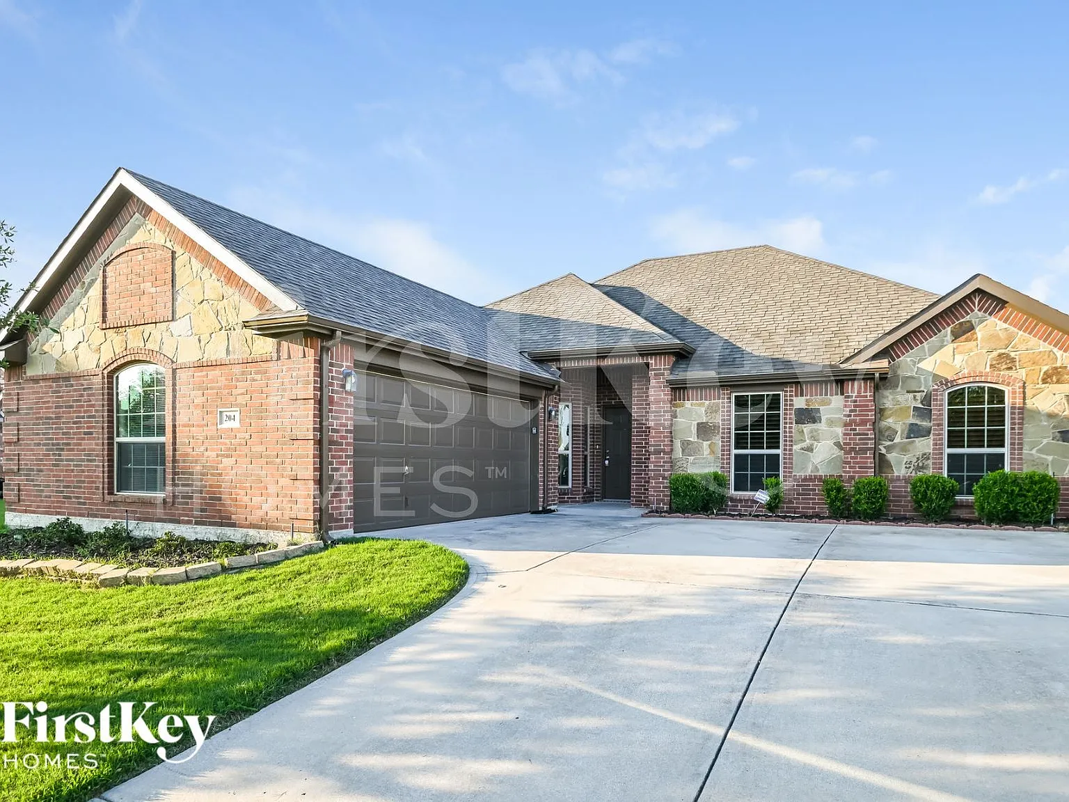 3 bed, 2.0 bath, 2037 sqft, $2,380 — Photo 2