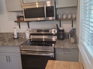 1047 S Pinkham St #102, Visalia, CA 93292