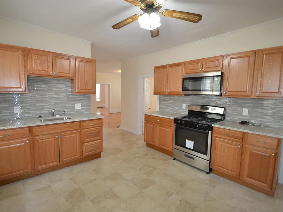 51 Thornton St #2