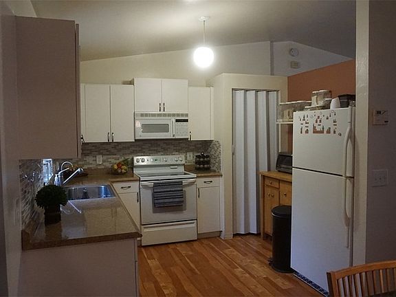 4th image of 3308 22nd St W