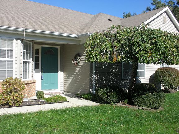 2nd image of 37 Strawberry Ln