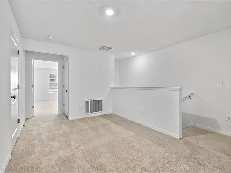 9851 Feaster Dr — Photo 26