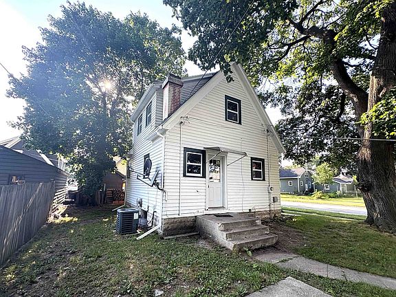 3rd image of 1510 E Holmes St
