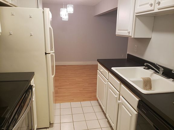 3rd image of 4407 Wilshire Blvd #107