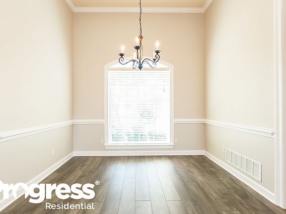 4th image of 3474 Champion Hills Dr
