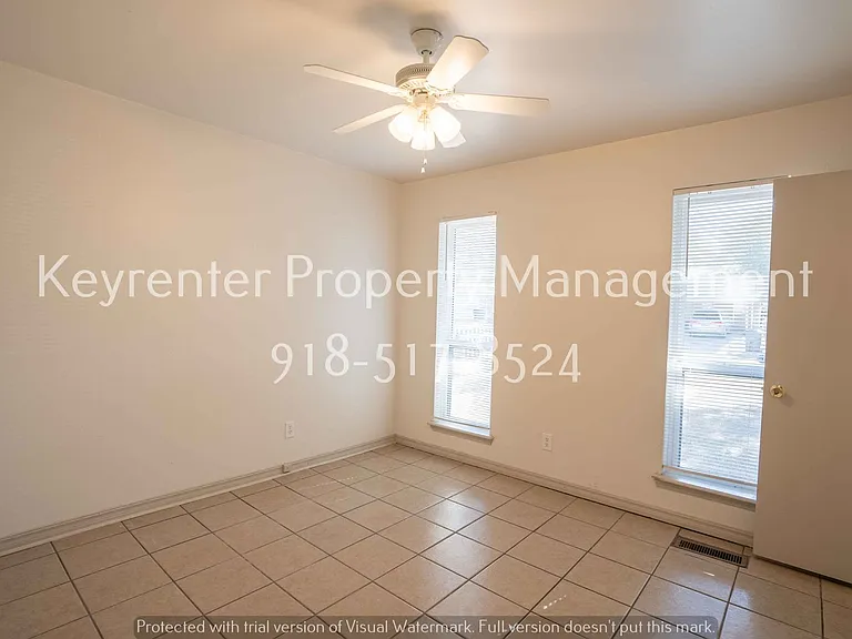 608 E Center St — Photo 13
