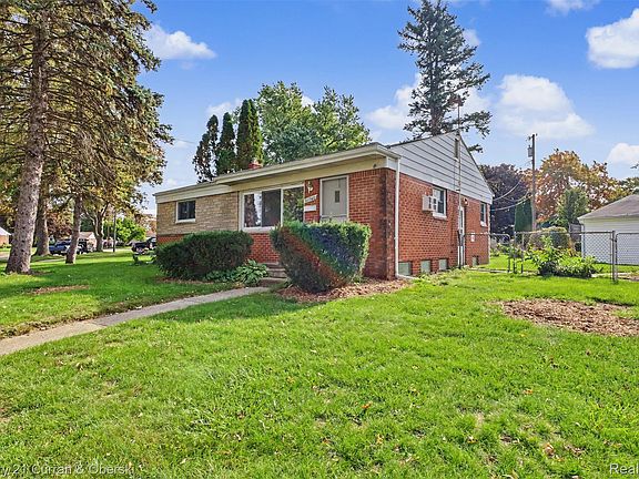 2nd image of 31740 Norrid Cir