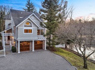 320 Chestnut Hill Rd, Stamford, CT 06903