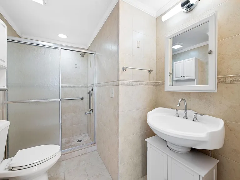 2238 Monroe St #306 — Photo 9