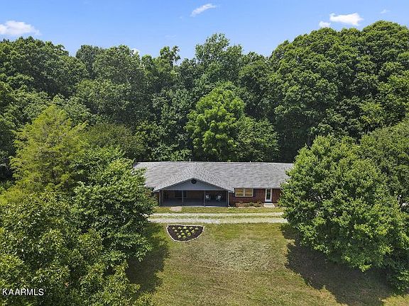 5th image of 2111 Brown Rd