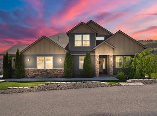 1084 Cayuse Dr, Richland, WA 99352