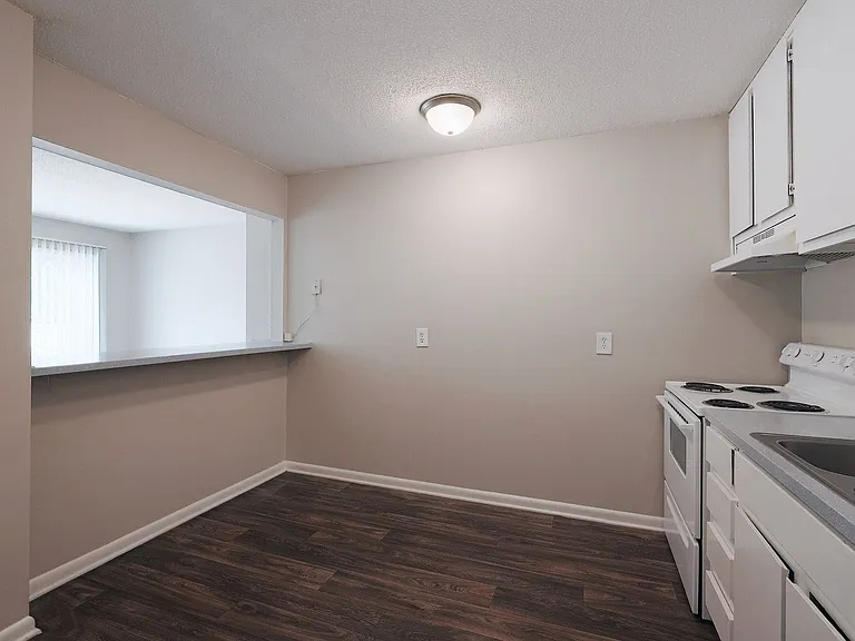 Hampton Hall | Comfort, Convenience, & Community All In One — Photo 93