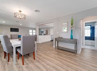 609 E 12th St, Lockport, IL 60441