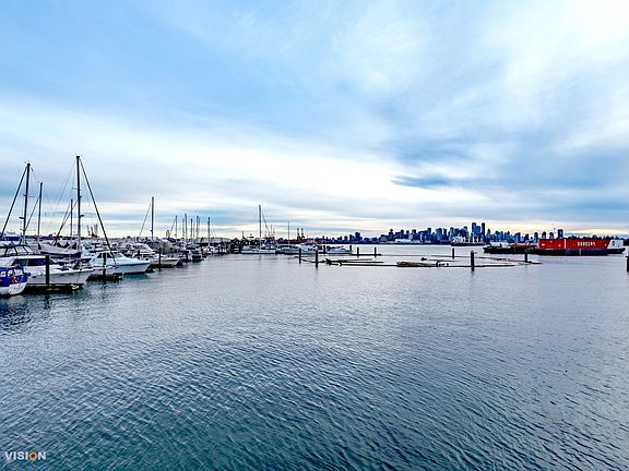 2nd image of 755 Harbourside Dr #619