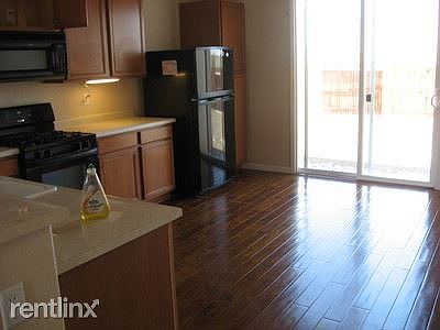 3rd image of 1274 Mountain Rose Dr