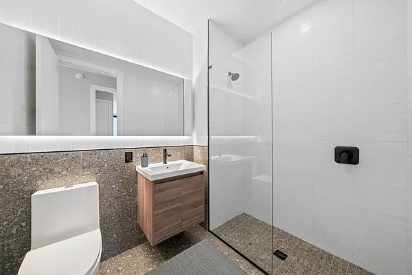 Rented by Vector New York, LLC | media 26