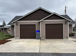 1711-1713 S 9th St, Lebanon, OR 97355