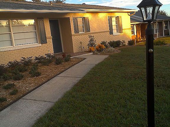 4th image of 1274 Gladstone Dr