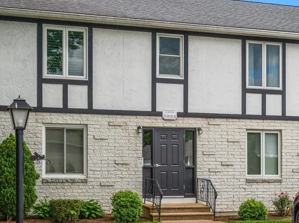 200 Lambert Ter Unit 30, Chicopee, MA 01020