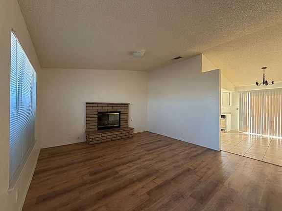 4th image of 1245 Everglades Ct