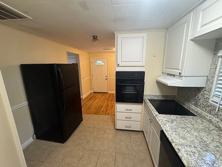 10 Olive St — Photo 11