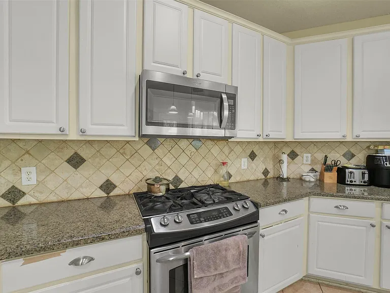 22554 Bristolwood Ct — Photo 14