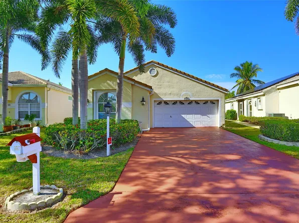 160 Woodlake Circle, Greenacres, FL 33463