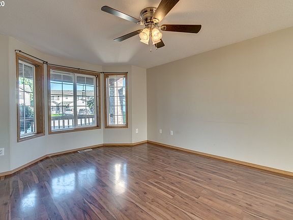 5th image of 17609 NE 27th Way