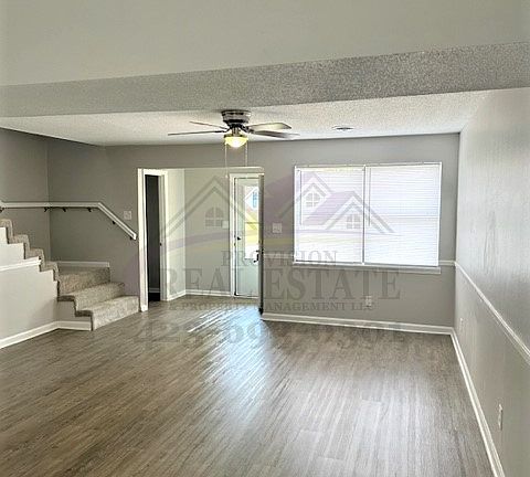 3rd image of 661 Village Green Dr NW