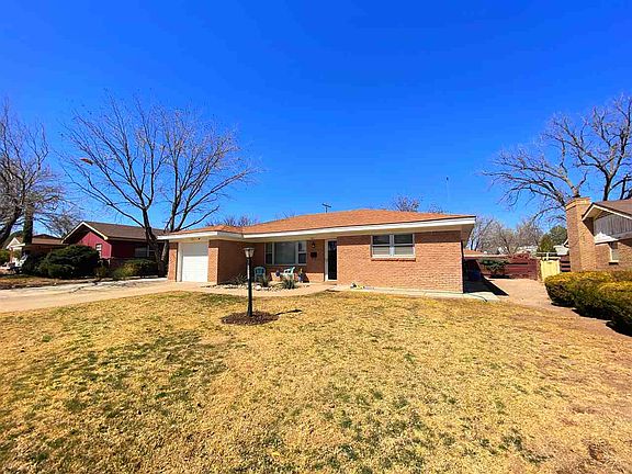 2nd image of 303 La Fonda Dr