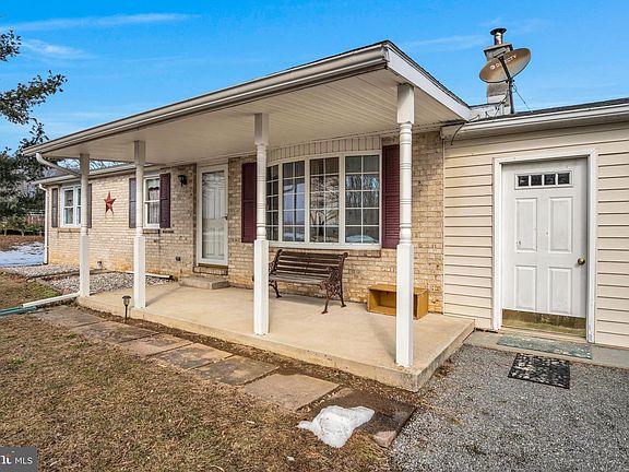 2nd image of 647 N Middle Rd