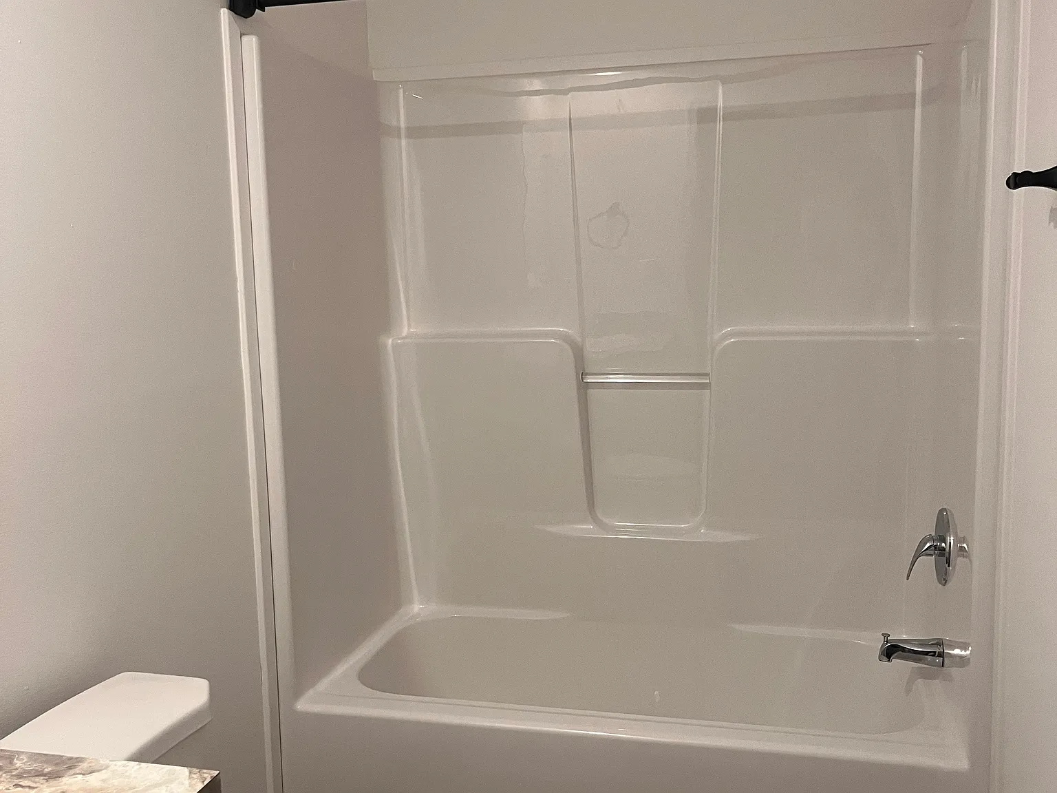 3 bed, $1,400 — Photo 4