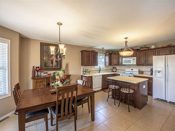 5th image of 617 N Havenwood Ct