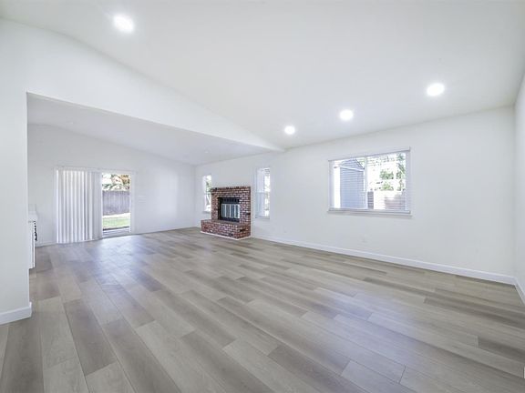 4th image of 204 Jalisco Ave