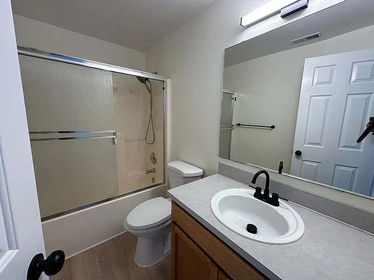 7602 NE 52nd St — Photo 13