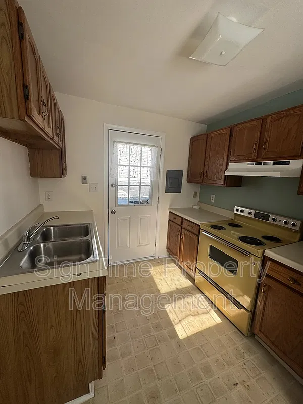 1 bed, 1.0 bath, 500 sqft, $850 — Photo 2