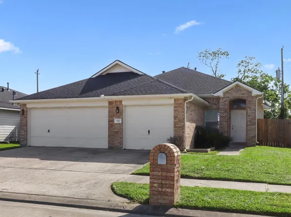 3323 Red Cedar Dr, Baytown, TX 77521