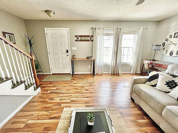 2nd image of 160 Ivy Creek Ln Unit 302